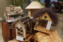 Парк в Подниколье проводит конкурс на лучшую кормушку для птиц