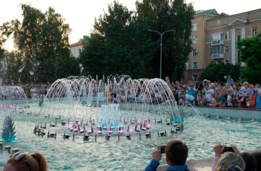 Обновленный фонтан, аллею дружбы открыли в Могилеве