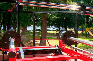 Возле 11 могилевских школ работают воркаут-площадки