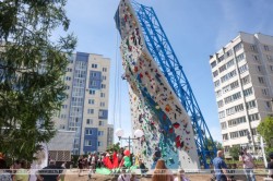 Самый высокий скалодром в Беларуси под открытым небом открыли в Могилеве