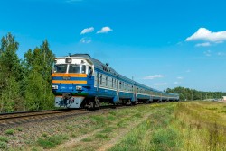 С 1 мая действует скидка 50% для пенсионеров на проезд в поездах региональных линий экономкласса