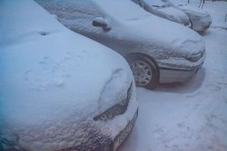 ГАИ просит водителей не выезжать из-за сильного снегопада
