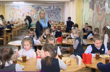 Оплата питания в школьных столовых теперь будет по новым правилам