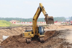 В Могилевской области строят самую длинную в регионе цементобетонную трассу