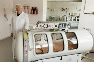 В МОКБ врачи помогают справиться с последствиями COVID­19 с помощью барокамеры