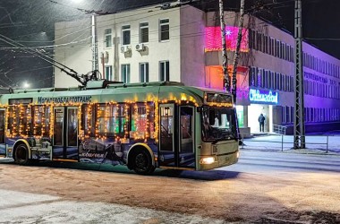 Новогодние троллейбусы курсируют в Могилеве