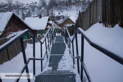 На Юбилейном и Струшне ведутся работы по ремонту лестниц