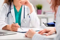 Минздрав утвердил график работы медучреждений на 7 и 8 ноября