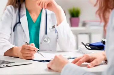 Минздрав утвердил график работы медучреждений на 7 и 8 ноября