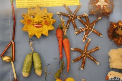 Выставка елочных игрушек в стиле ретро открылась в Могилеве