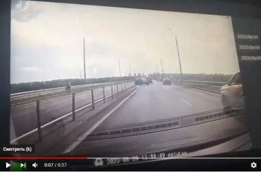 Ушел в неуправляемый занос. ДТП на Фатинском мосту (Видео)