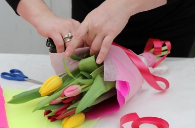 Ставка единого налога при реализации цветов - 143 рубля за месяц