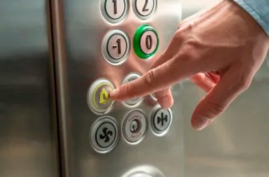 Горячая линия по вопросам работы лифтов в многоквартирных домах пройдет 26 июня