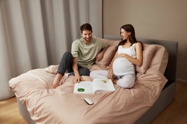 Как выбрать матрас и кровать для беременных? Три критерия