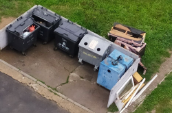 Свалки крупногабаритного мусора во дворах – как бороться?