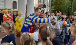 Могилевский театр кукол провел интерактивную программу в День знаний (фото)