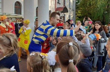 Могилевский театр кукол провел интерактивную программу в День знаний (фото)