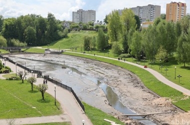 К началу купального сезона в Могилеве благоустраивают популярные водоемы