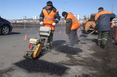 Ремонт дорог в областном центре взял на контроль Моггорисполком