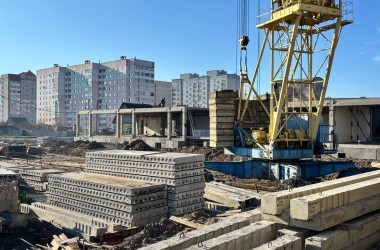 На улице Гагарина продолжают возводить современную школу