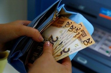 Минимальная зарплата за сентябрь проиндексирована в Беларуси