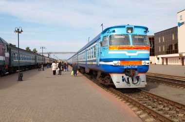 Скидку 50% предоставят пенсионерам на проезд в электричках с 1 мая