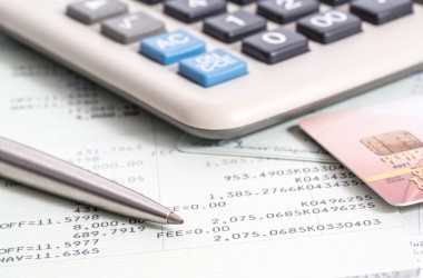 Плательщики налога на профдоход не могут использовать счет в банке, открытый для ИП