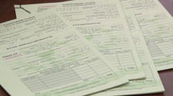 Терапевты при посещении пациента с COVID-19 могут выписывать больничные контактам 1-го уровня