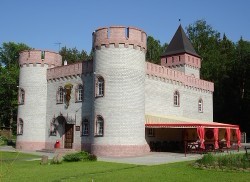 Кафе «Любужский замок»