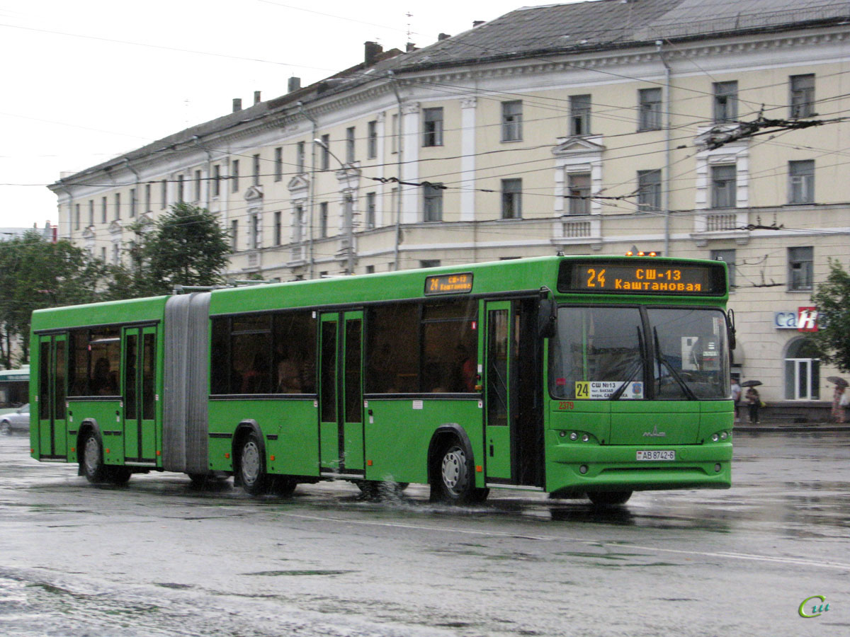 В работу некоторых городских автобусов в Могилеве на летний период вносятся  изменения