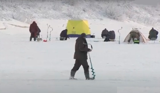ОСВОД предупреждает: выходить на лед при плюсовой температуре опасно!